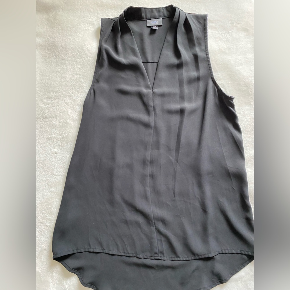 Black Sleeveless Blouse